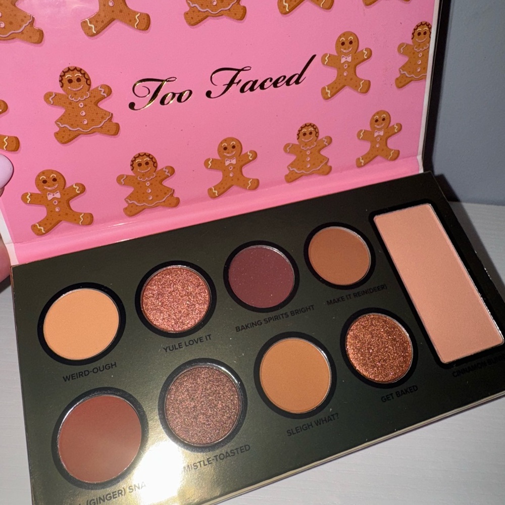 🧸Too Faced Christmas Bake Shoppe Ginger Snap Palette - Picture 7 of 7